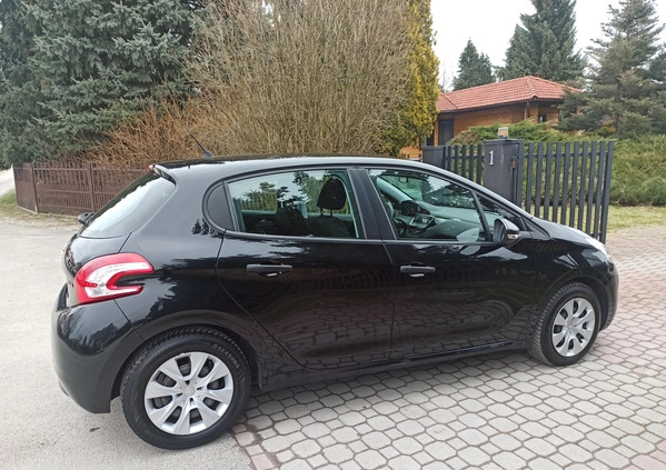 Peugeot 208 cena 25999 przebieg: 152000, rok produkcji 2014 z Rzeszów małe 232